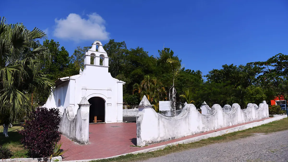 RENE-LA ERMITA CAPILLA 